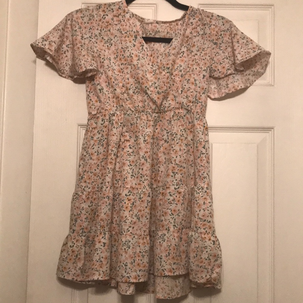 A cute teen girl floral dress 10 years old
